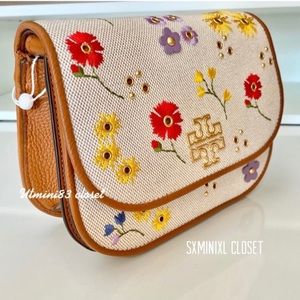 ๐NEW๐๐Tory Burch Britten floral canvas small saddle bag/shoulder bag